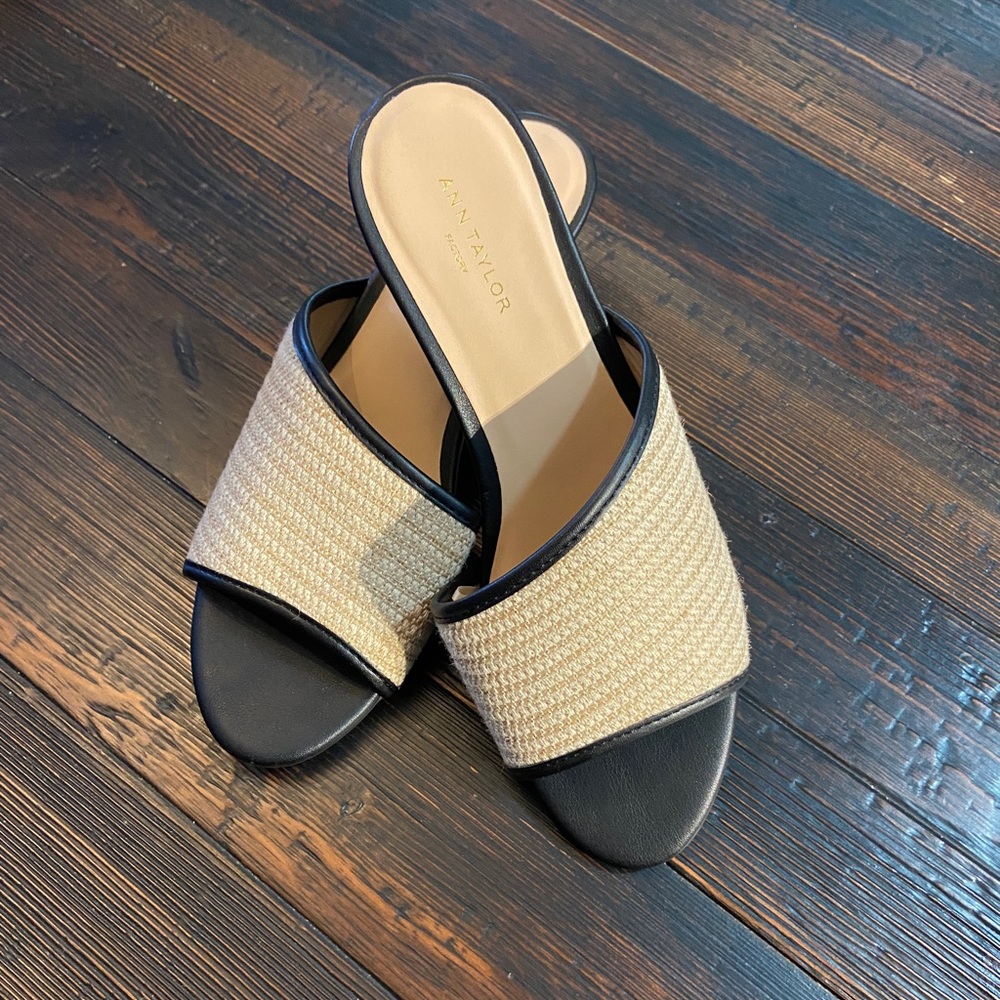 Ann Taylor Factory Womens Size 6.5 Mules - Picture 3 of 9